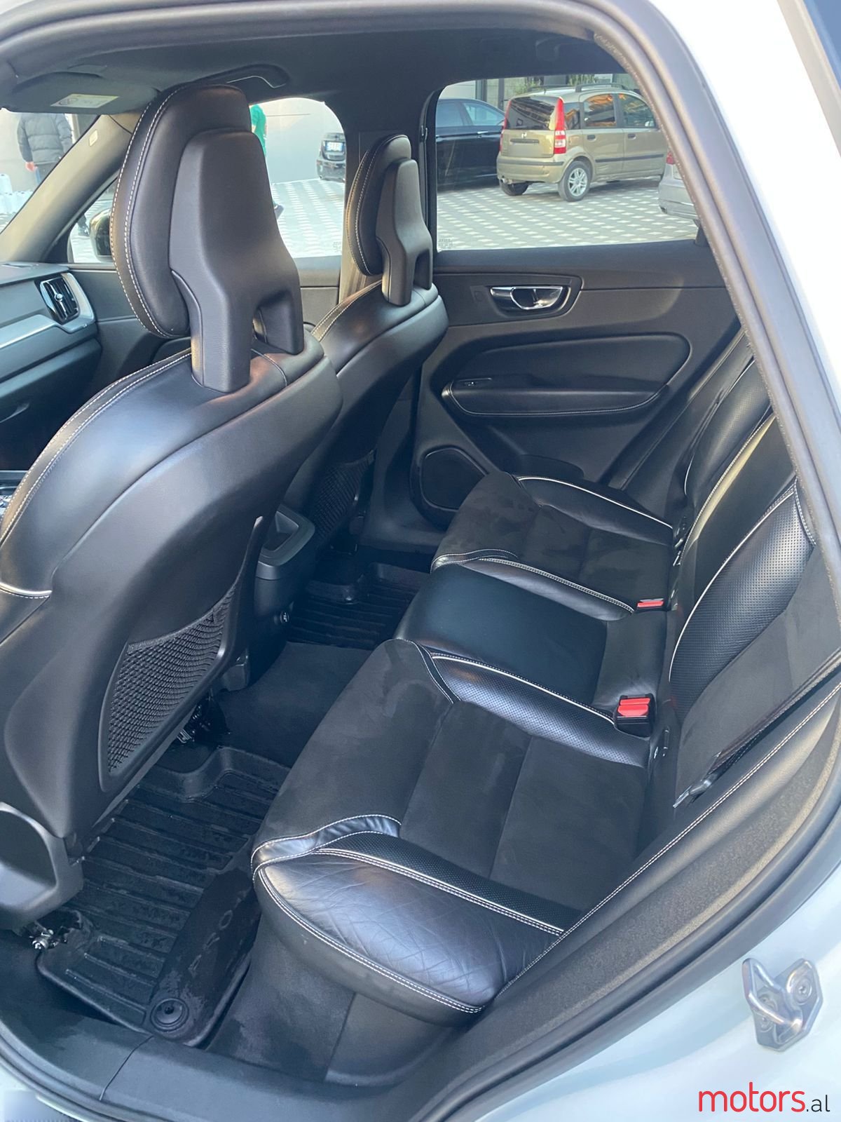 2018' Volvo XC60 photo #5