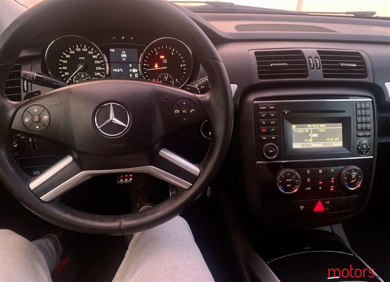 2008' Mercedes-Benz R 280 photo #3