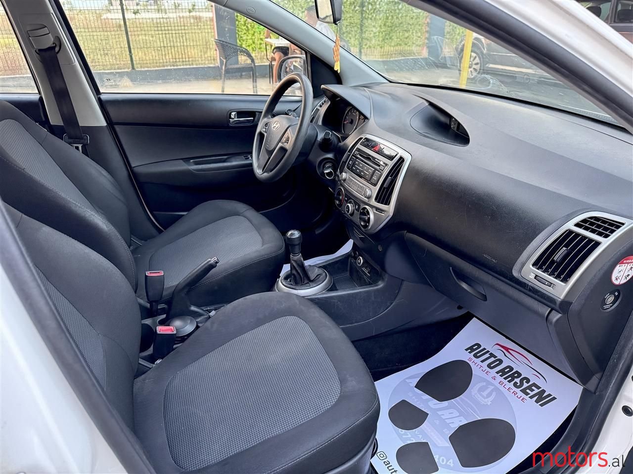 2014' Hyundai i20 photo #3