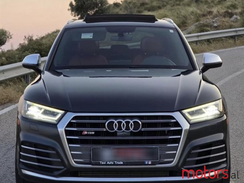 2019' Audi SQ5 photo #2