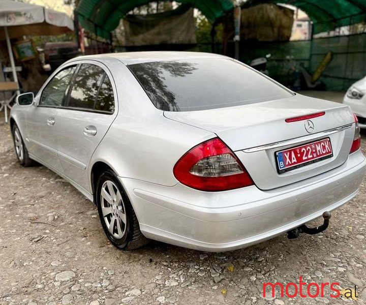 2008' Mercedes-Benz E 220 photo #3