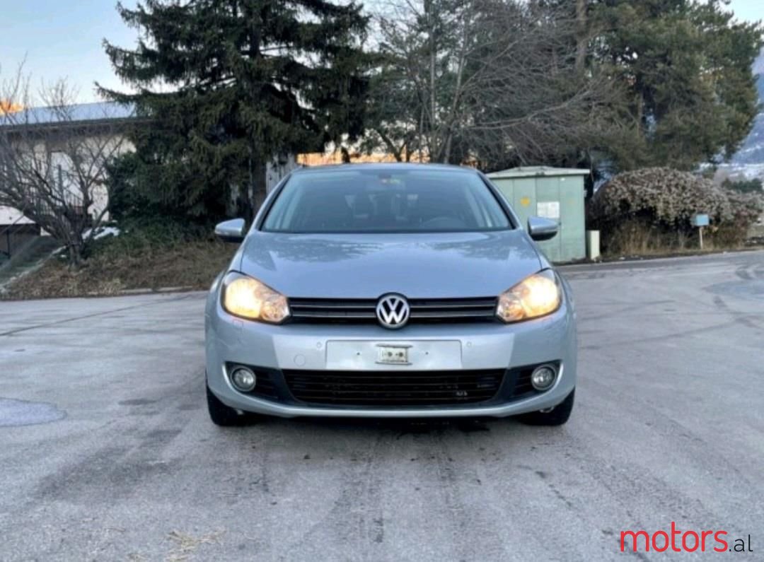 2009' Volkswagen Golf photo #5