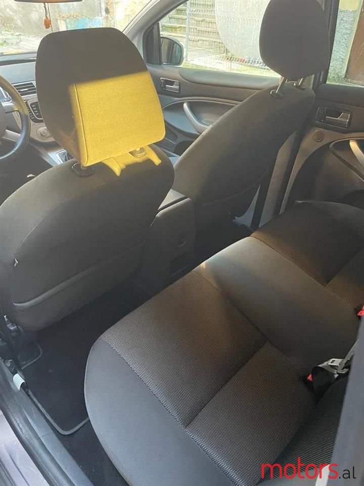 2011' Ford Kuga photo #6