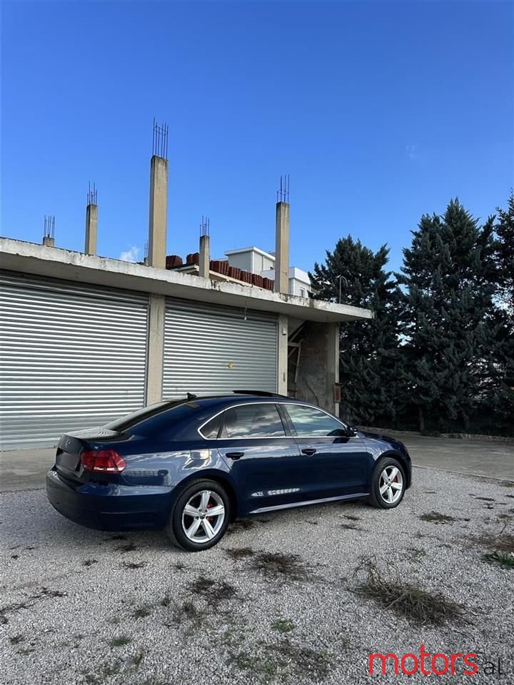 2013' Volkswagen Passat photo #2