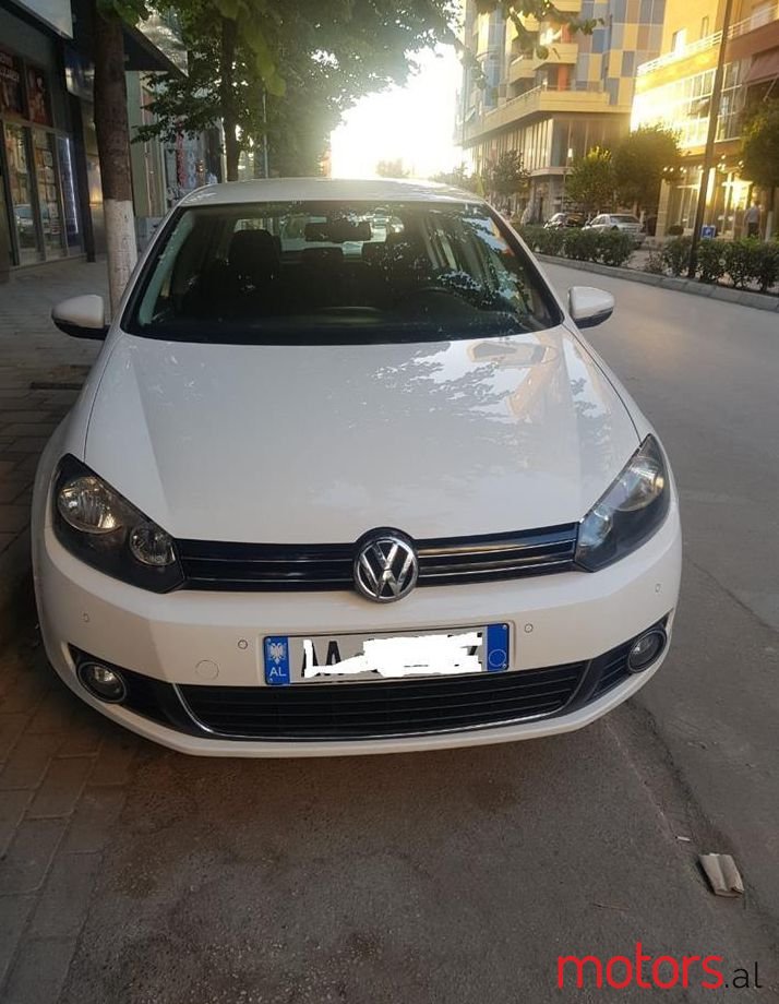 2012' Volkswagen Golf photo #1