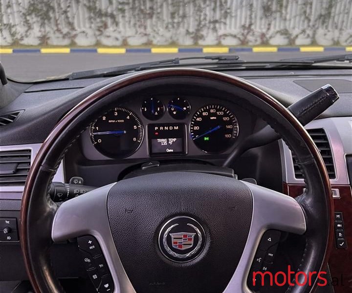 2008' Cadillac Escalade photo #2