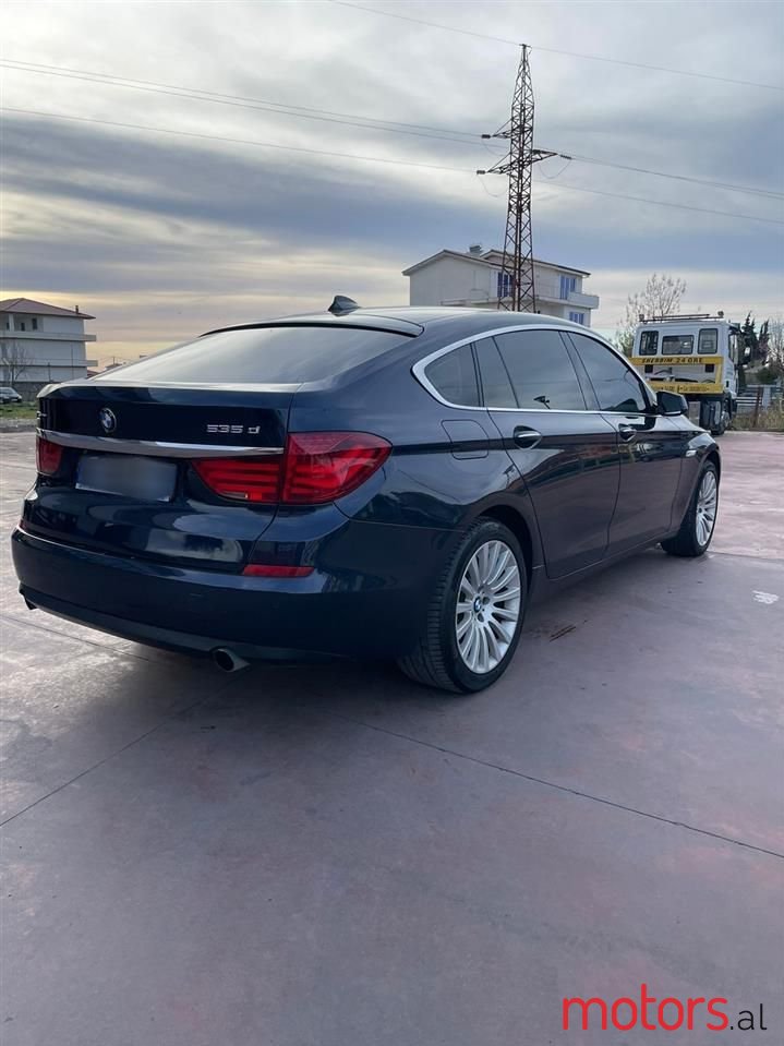 2012' BMW 535 photo #3