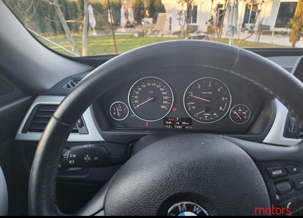 2017' BMW 320 photo #5