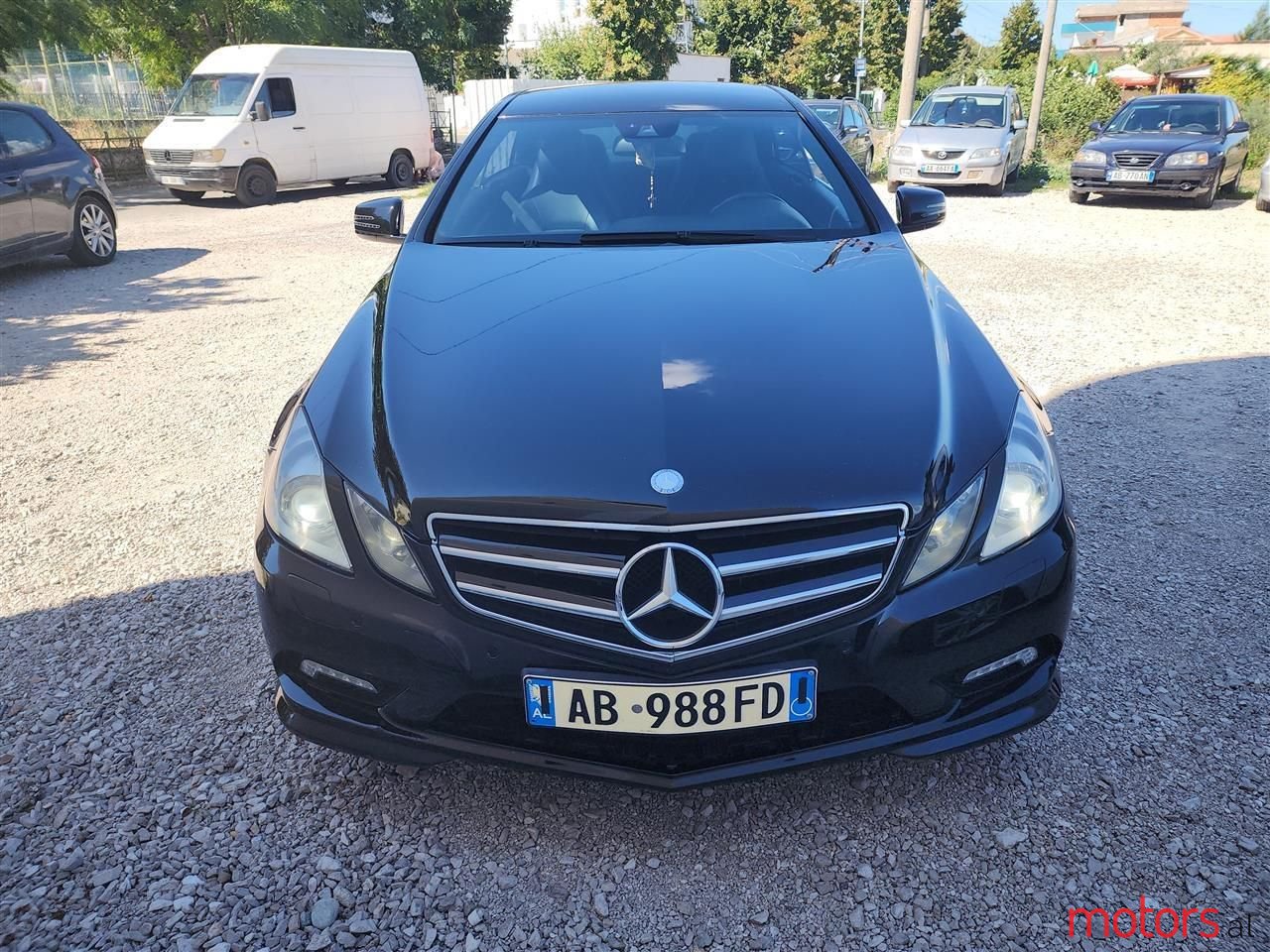 2011' Mercedes-Benz E 250 photo #2