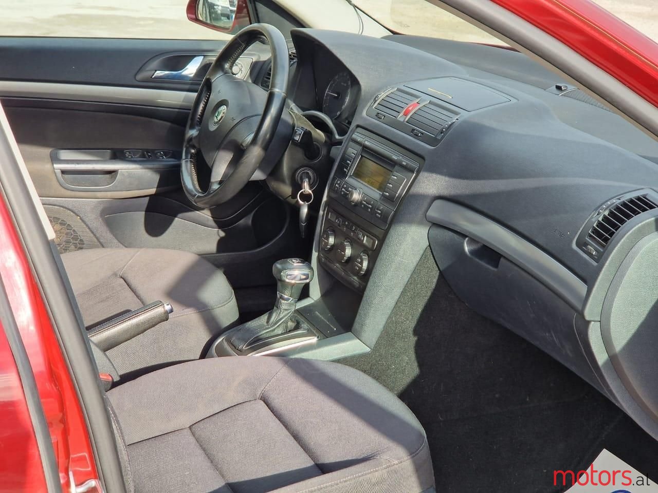 2005' Skoda Octavia photo #6