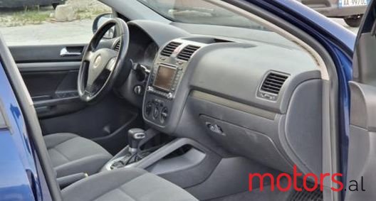 2005' Volkswagen Golf photo #2