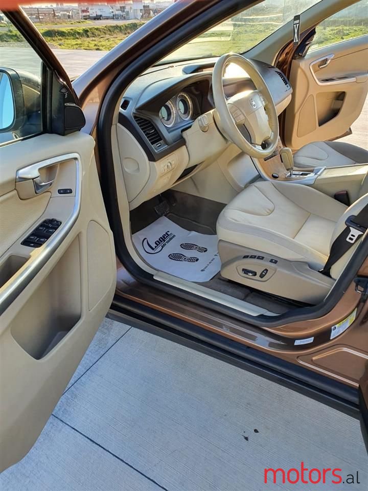 2010' Volvo Xc 60 photo #2