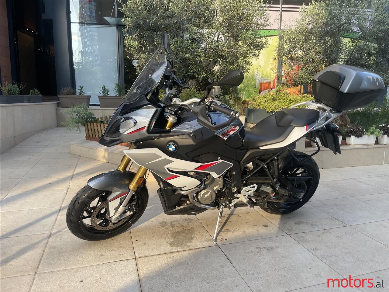 2017' BMW S1000XR photo #1