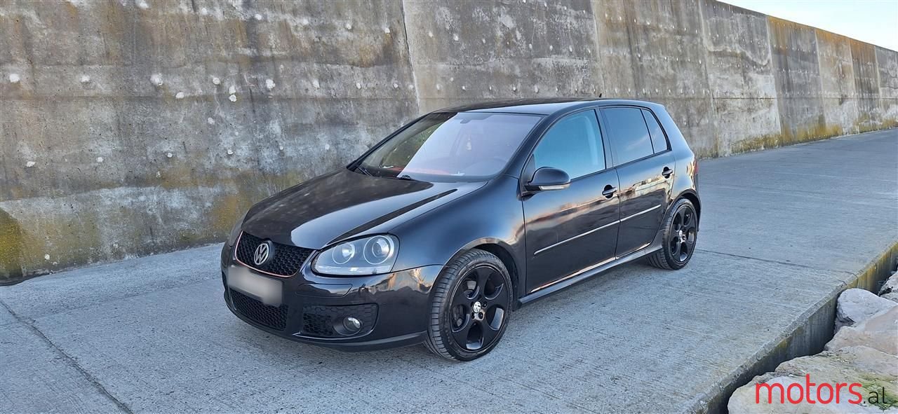 2005' Volkswagen Golf photo #1