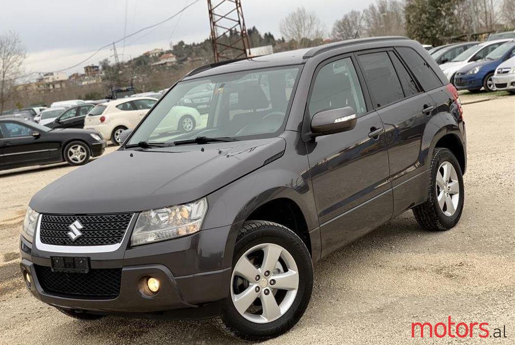 2010' Suzuki Grand Vitara photo #1