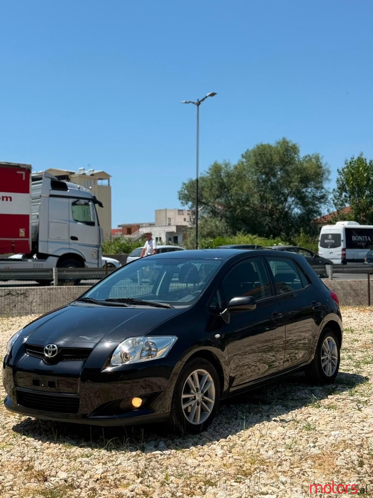 2008' Toyota Auris photo #1