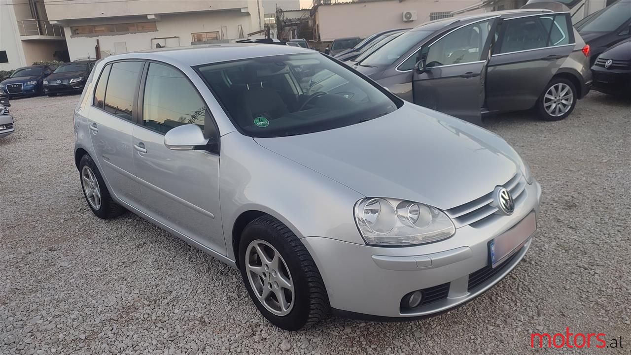 2008' Volkswagen Golf photo #4