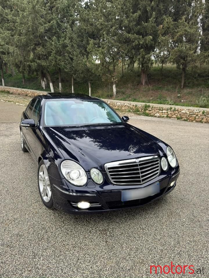 2008' Mercedes-Benz E 200 photo #2