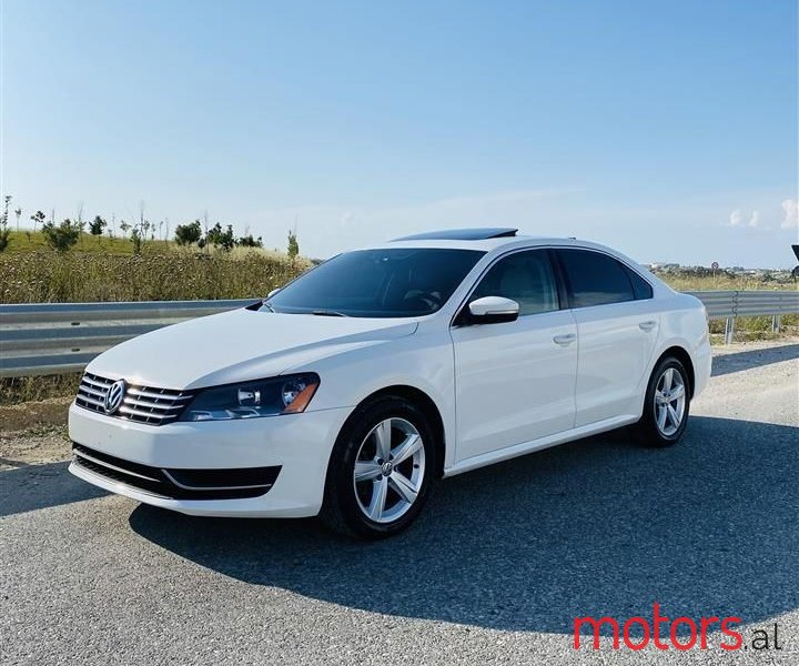 2013' Volkswagen Passat photo #1