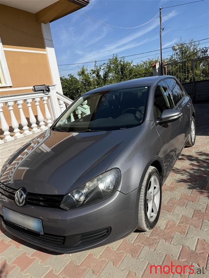 2011' Volkswagen Golf photo #1