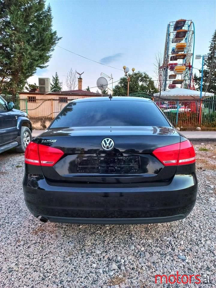 2013' Volkswagen Passat photo #6