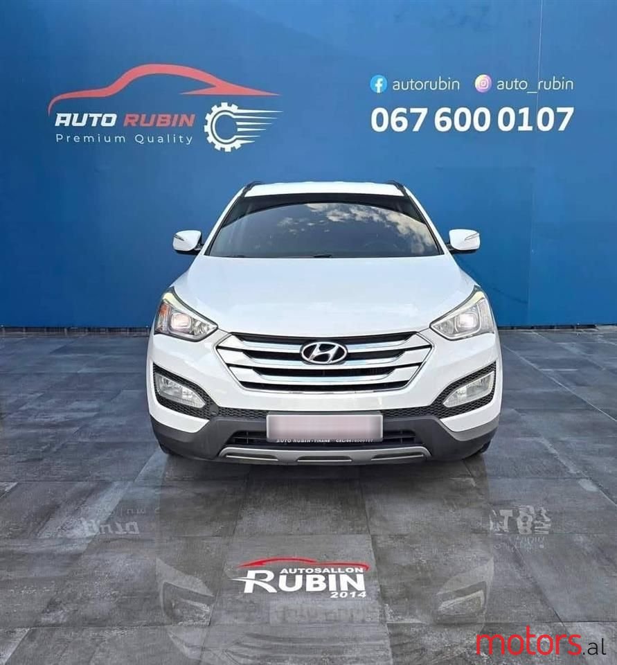 2013' Hyundai Santa Fe photo #3