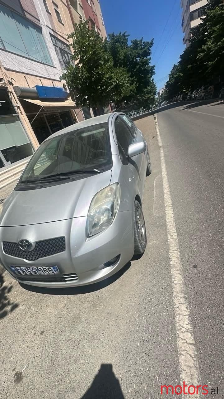 2009' Toyota Yaris photo #1