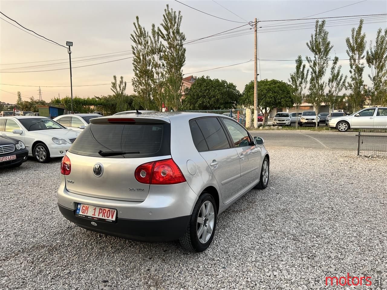 2006' Volkswagen Golf photo #2