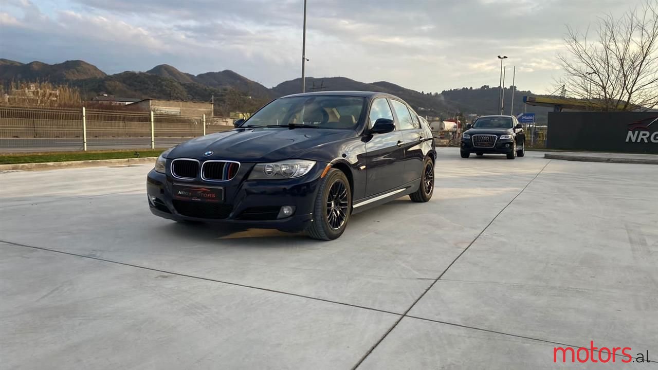 2010' BMW 225 photo #1