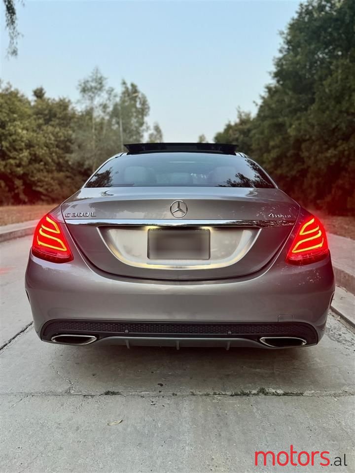 2015' Mercedes-Benz C 300 photo #3