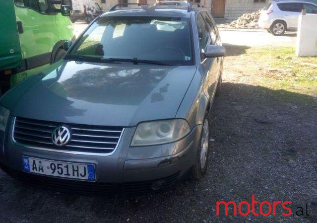 2003' Volkswagen Passat photo #1