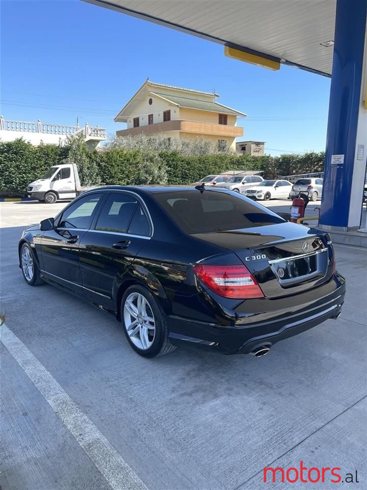 2012' Mercedes-Benz C 300 photo #3