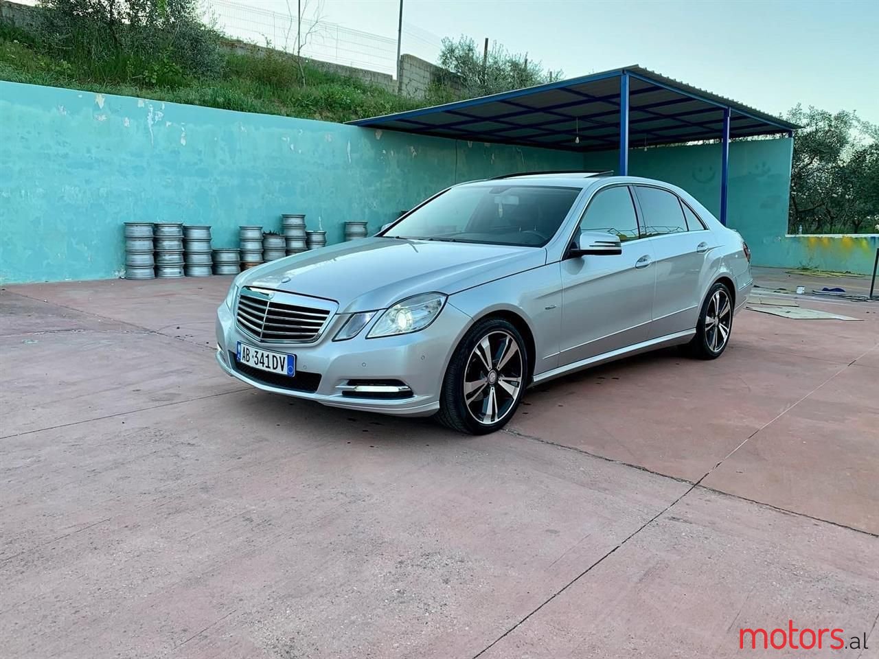 2010' Mercedes-Benz E 220 photo #4