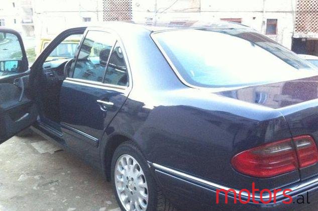 1996' Mercedes-Benz E-Class photo #2