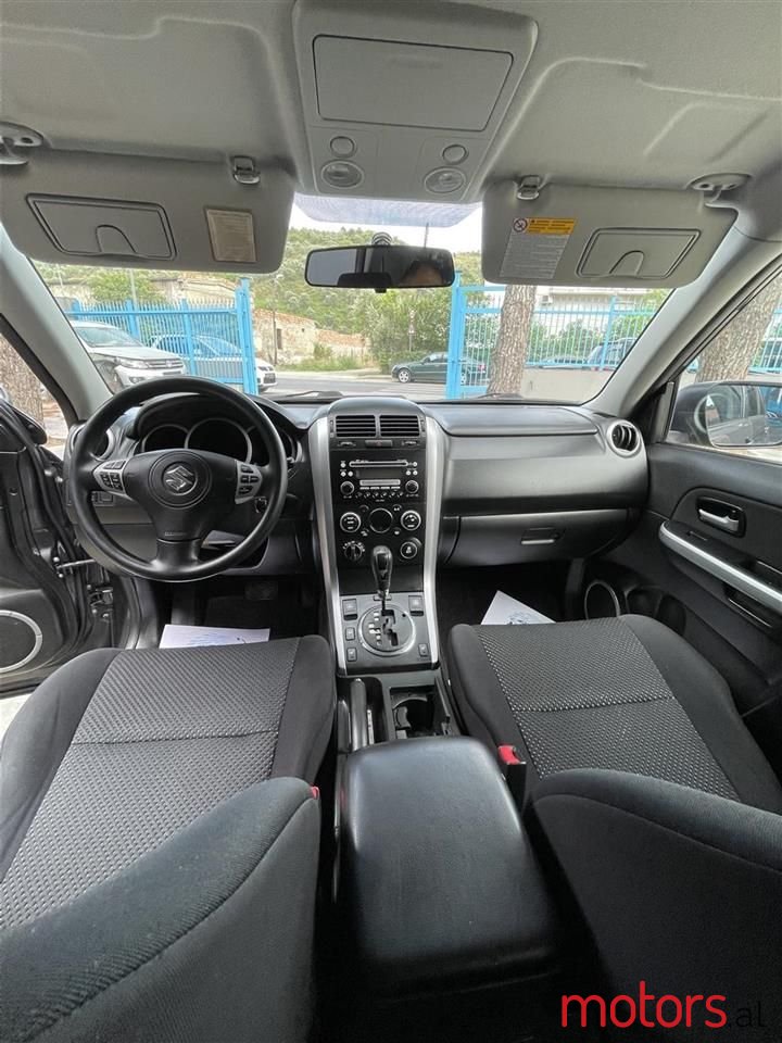 2009' Suzuki Grand Vitara photo #6