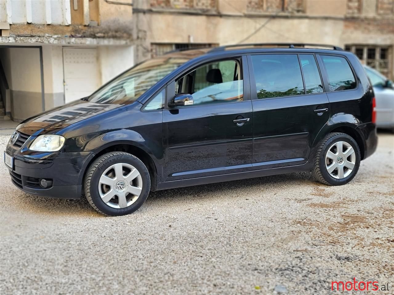 2007' Volkswagen Touran photo #4