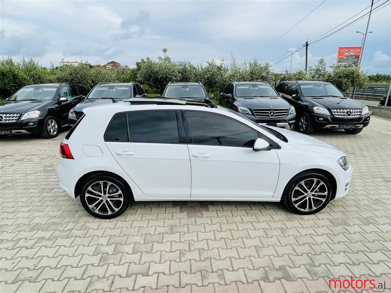 2014' Volkswagen Golf photo #6