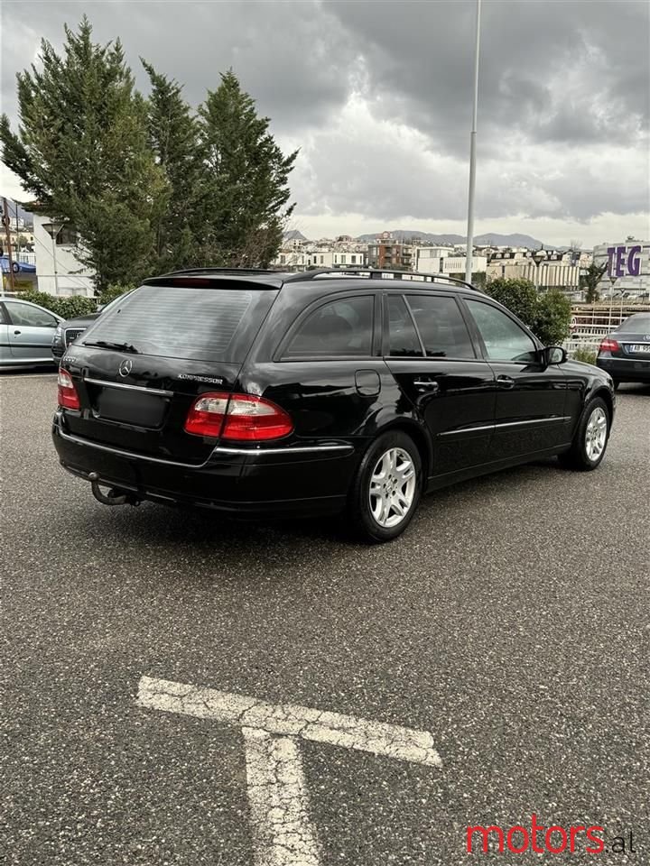 2004' Mercedes-Benz E 200 photo #3