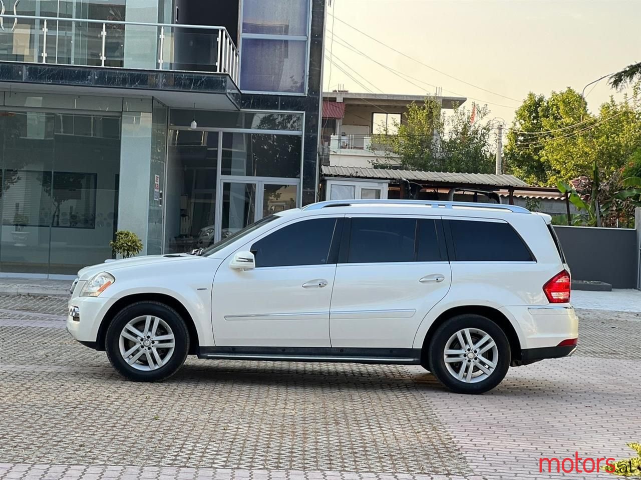 2011' Mercedes-Benz GL 350 photo #1