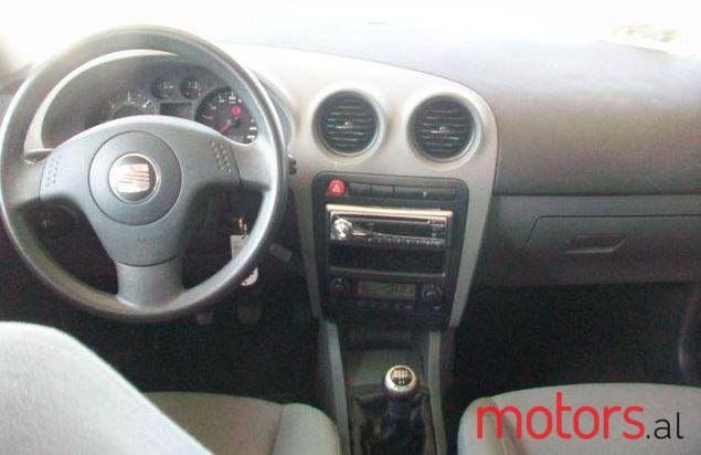 2004' SEAT Ibiza photo #3