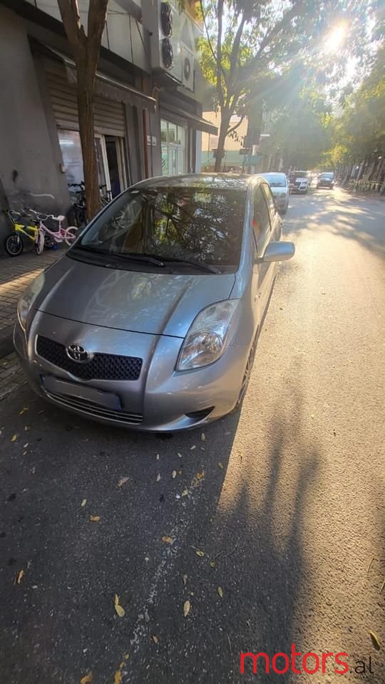 2007' Toyota Yaris photo #1