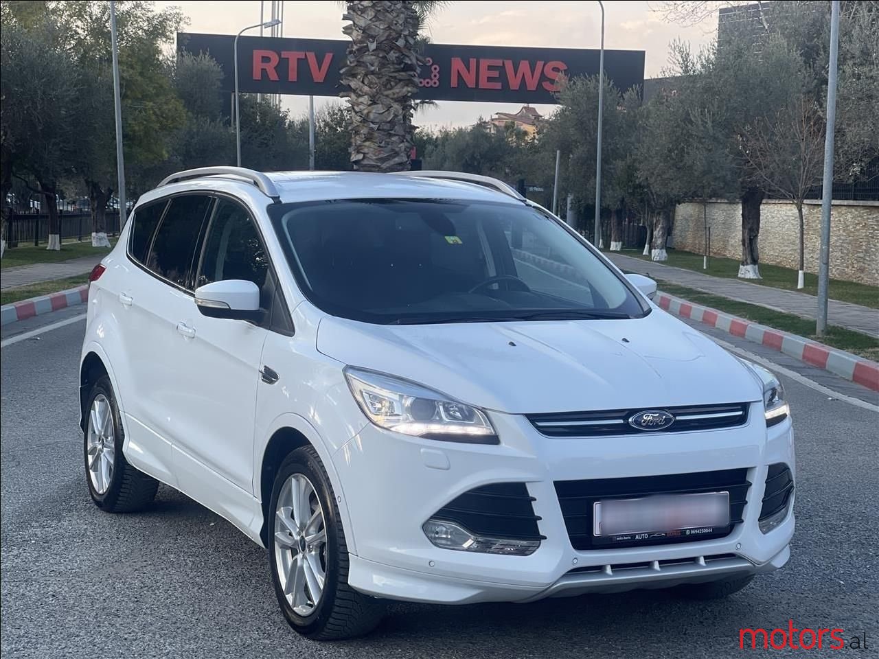 2014' Ford Kuga photo #1