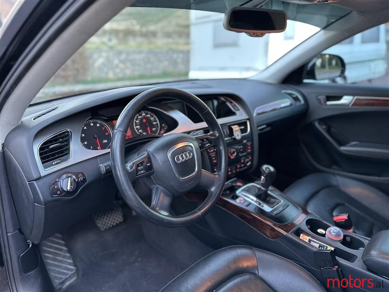 2010' Audi A4 photo #4