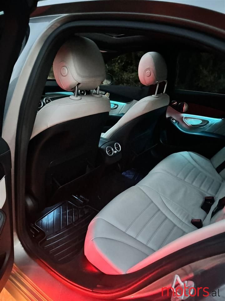 2015' Mercedes-Benz C 300 photo #5