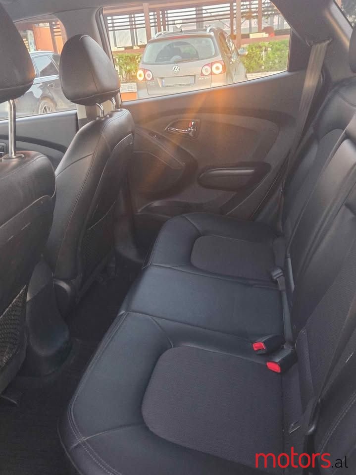 2010' Hyundai Tucson photo #6