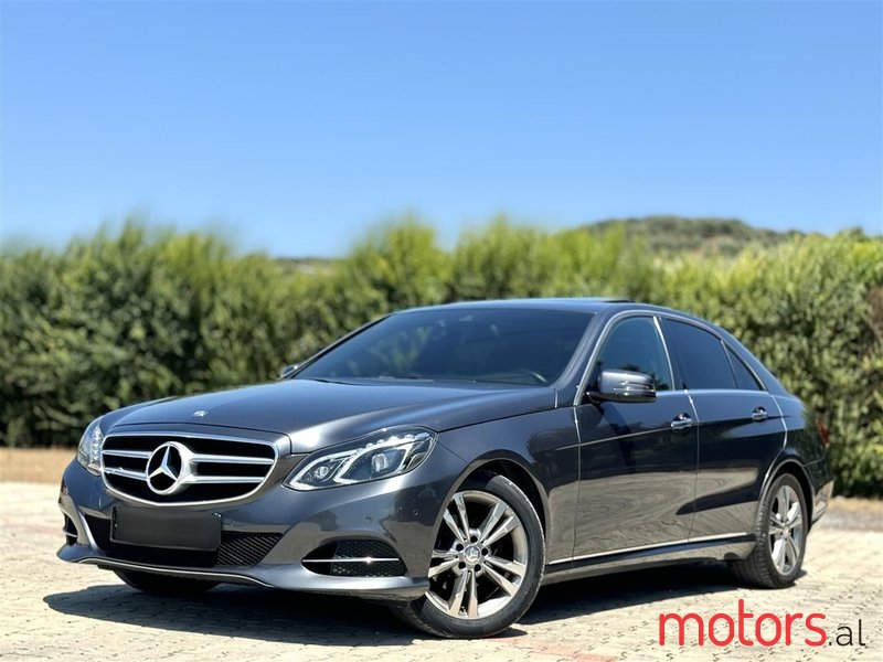 2015' Mercedes-Benz E 220 photo #1