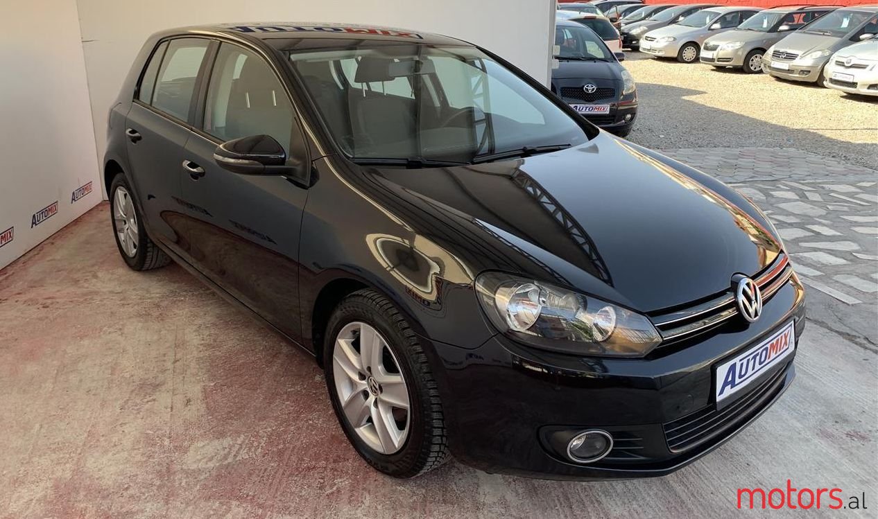 2010' Volkswagen Golf photo #1