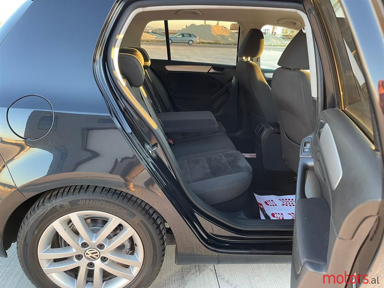 2012' Volkswagen Golf photo #4