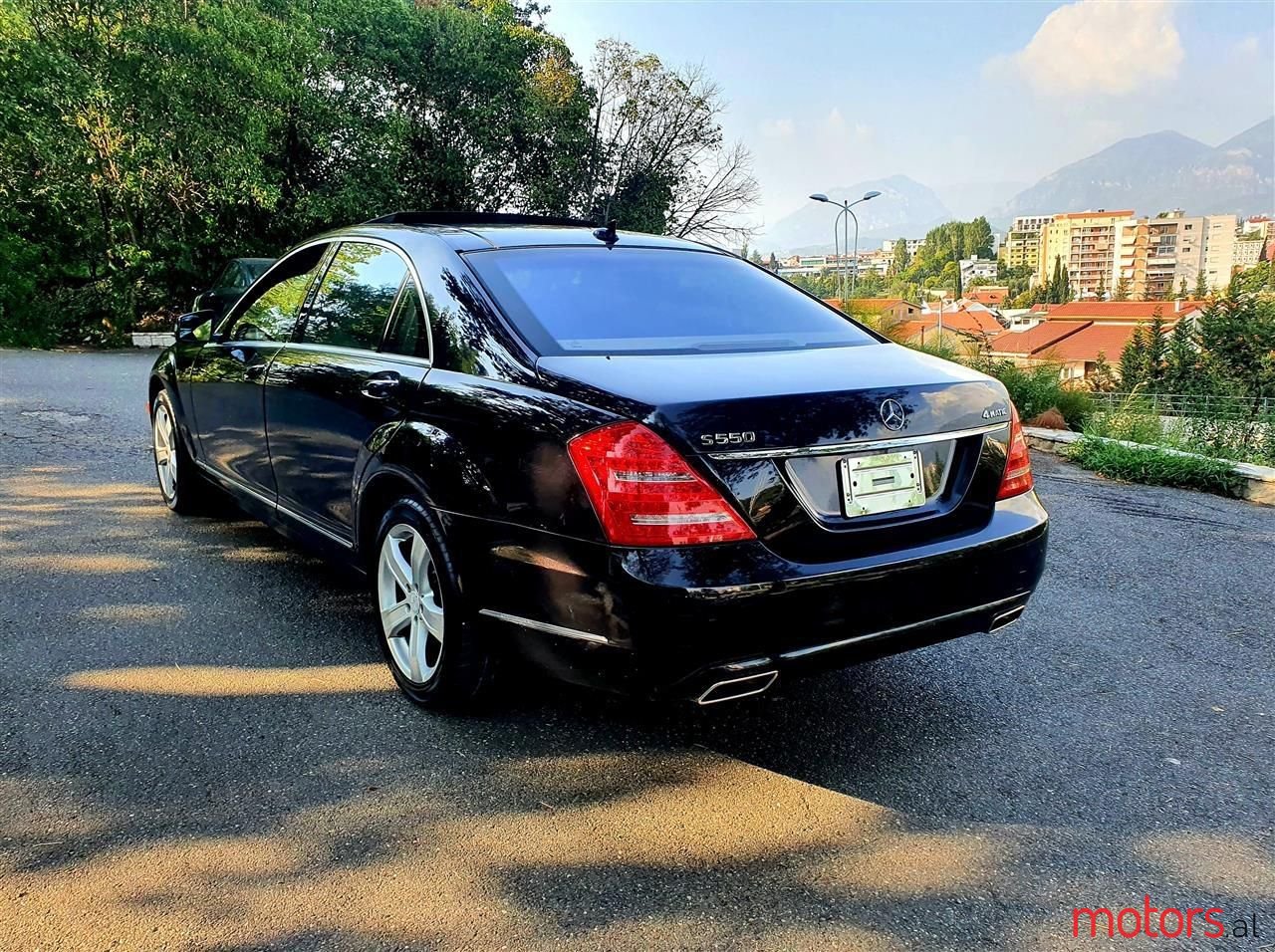 2011' Mercedes-Benz S 550 photo #1