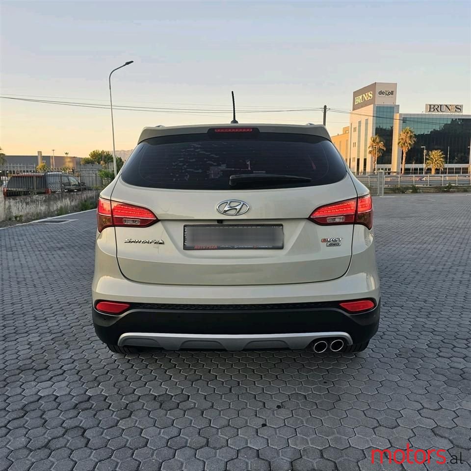 2013' Hyundai Santa Fe photo #4